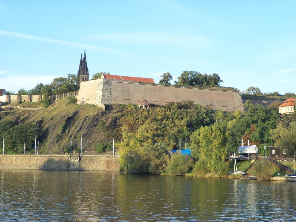 Villa Prubezna Praha Bagian luar foto
